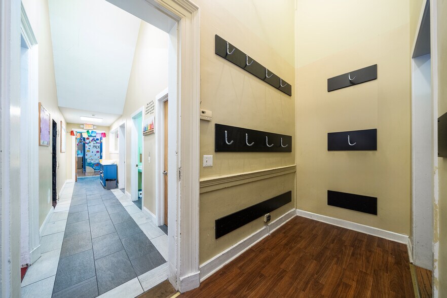 More Photos Of 1 Newark St, Hoboken Loft Creative Space For Lease