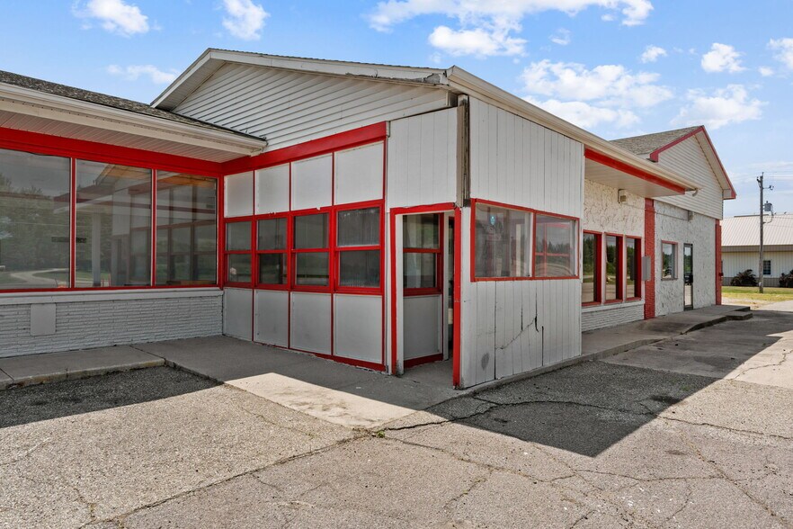 More Photos Of 3401 W Oakland Ave, Austin Truck Stop For Sale