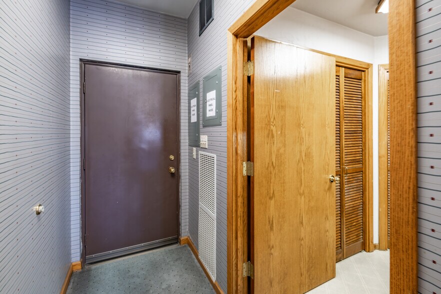 More Photos Of 1010 S Main St, Lebanon Loft Creative Space For Lease