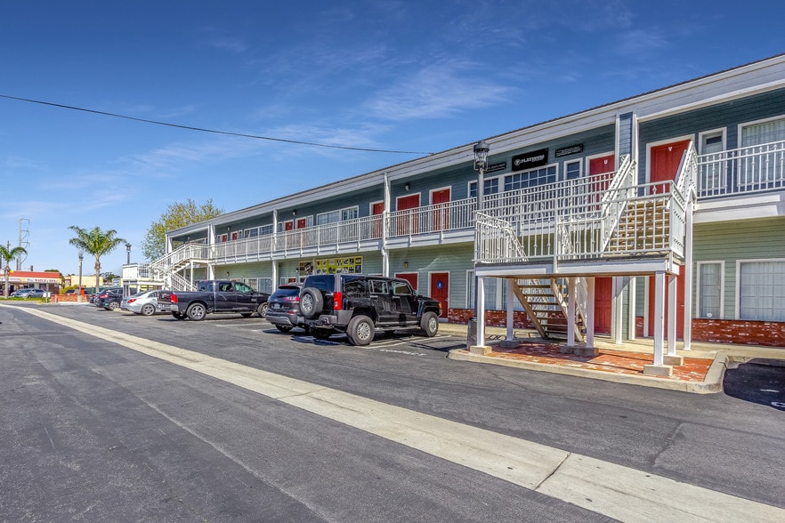 More Photos Of 777 W 19th St, Costa Mesa Office For Lease