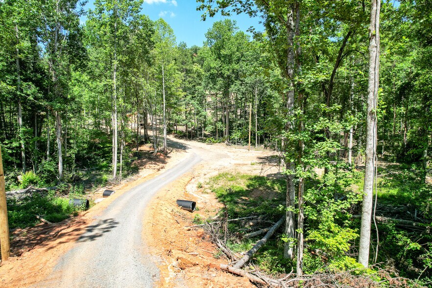 More Photos Of 180 Lakeland Ridge Rd, Bean Station Specialty For Sale
