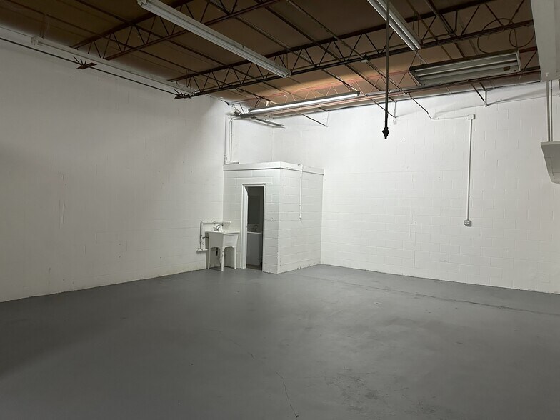 More Photos Of 3214-3218 Lenox Ave, Jacksonville Service For Lease