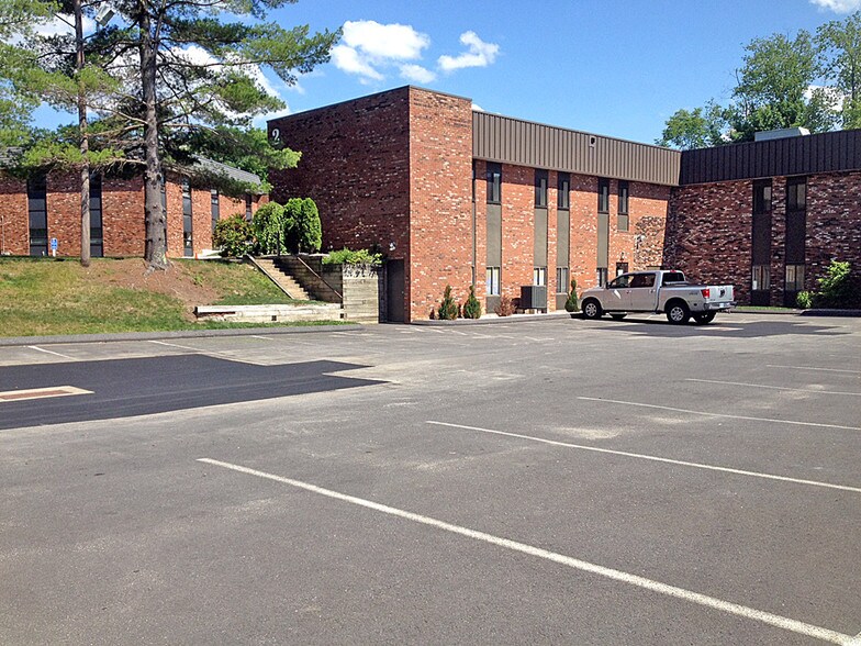 More Photos Of 30 Peck Rd, Torrington Medical For Lease