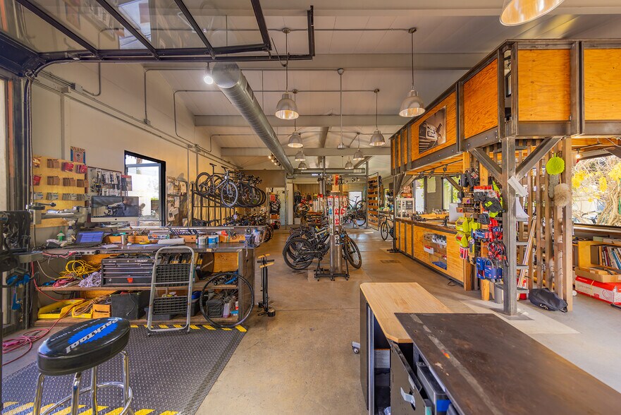 More Photos Of 110 W Ojai Ave, Ojai Storefront Retail Office For Sale