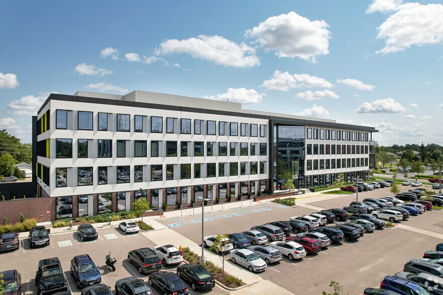 Primary Photo Of 1001 N Warson Rd, Saint Louis Office For Lease