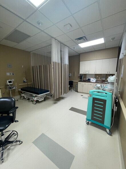 More Photos Of 10847 Kuykendahl Rd, The Woodlands Medical For Lease