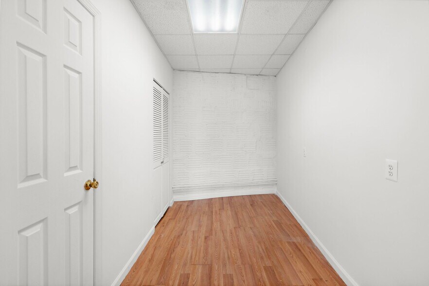 More Photos Of 304 Newark Ave, Jersey City Storefront Retail Office For Lease