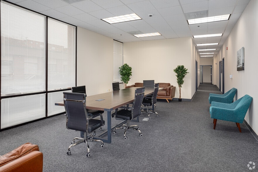 More Photos Of 3341 75th Ave, Landover Warehouse For Lease