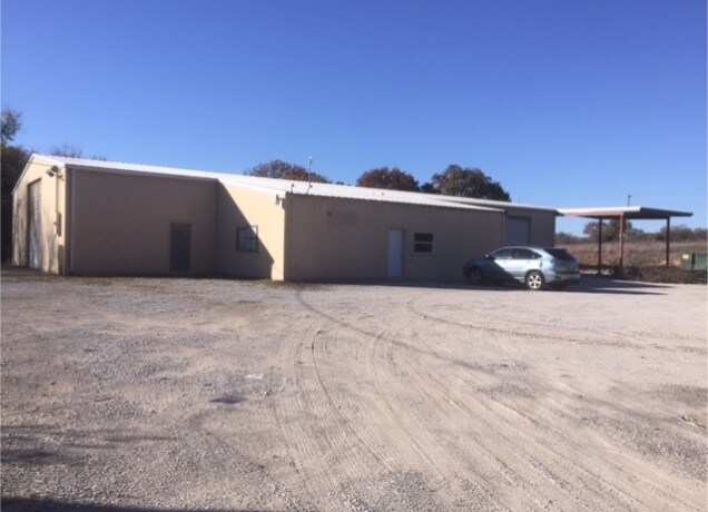 Primary Photo Of 1810 Barnett Dr, Weatherford Warehouse For Lease