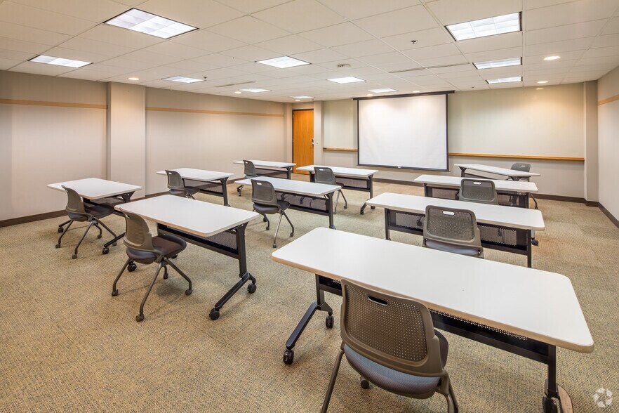 More Photos Of 12400 Olive Blvd, Saint Louis Office For Lease