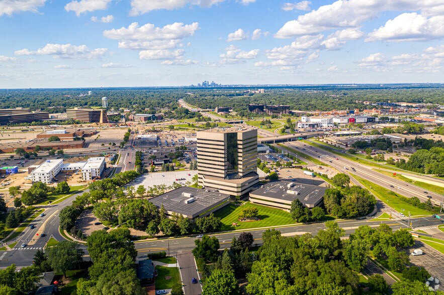 More Photos Of 1650 82nd St W, Bloomington Unknown For Lease