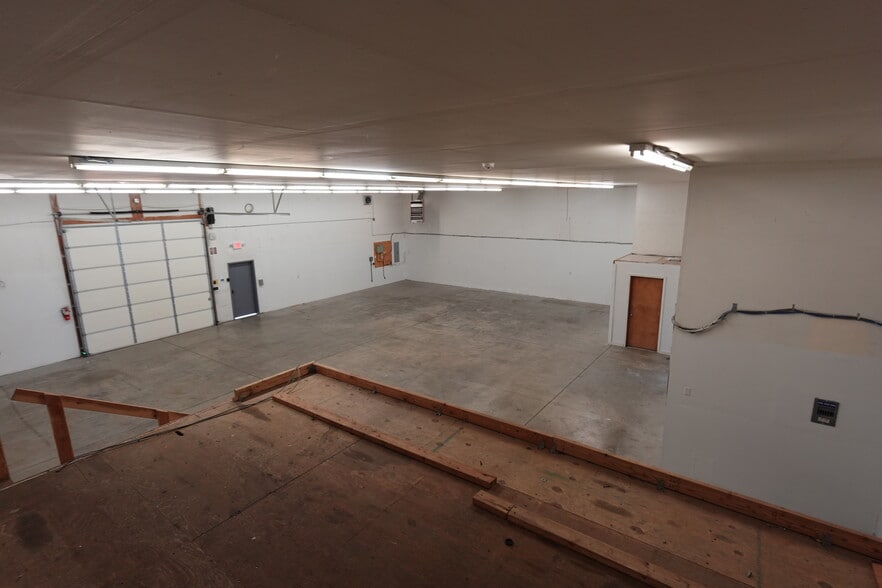 More Photos Of 6010-6012 E Trent Ave, Spokane Showroom For Lease