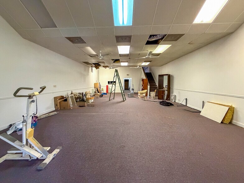 More Photos Of 108 Main st, Trinity Storefront For Sale
