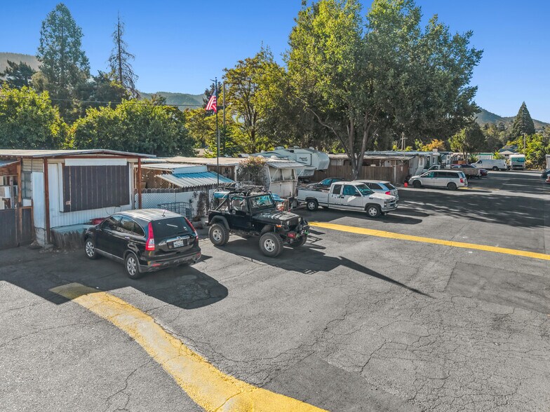 More Photos Of 1275 Rogue River Hwy, Grants Pass Manufactured Housing Mobile Home Park For Sale
