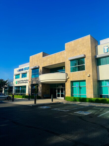 More Photos Of 1125 E Spruce Ave, Fresno Medical For Lease