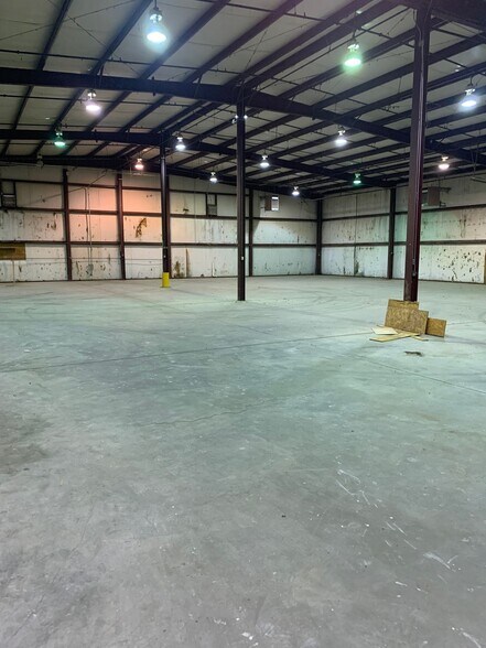 More Photos Of 331 Hill Rd, McKenzie Warehouse For Lease