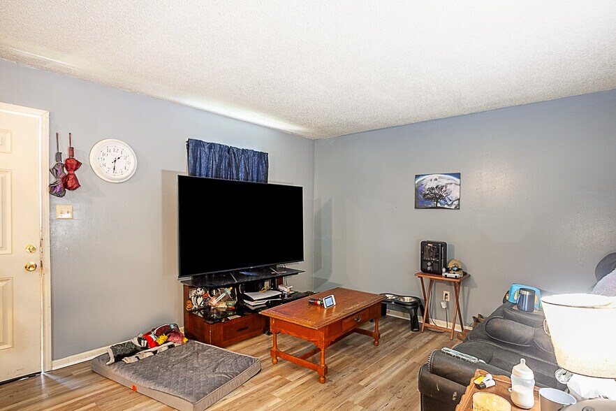 More Photos Of 750 S 3rd St, Silsbee Apartments For Sale
