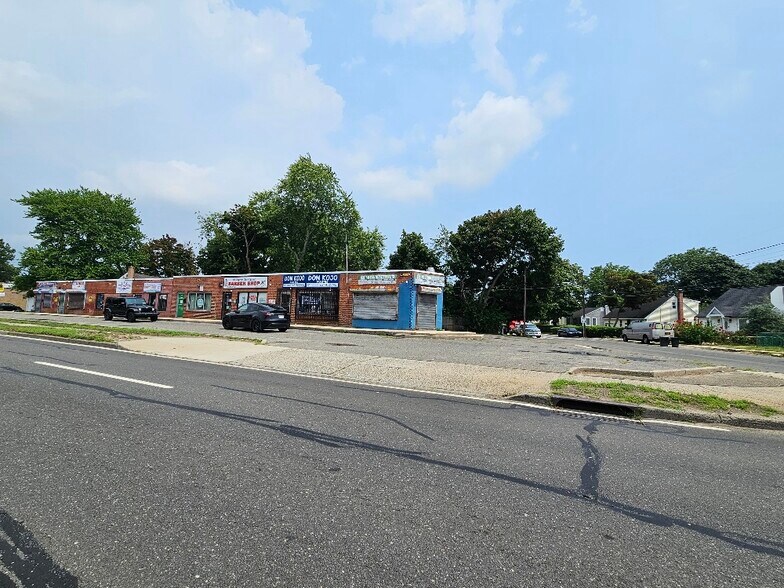 More Photos Of 1309-1323 Straight Path, Wyandanch Storefront Retail Office For Lease