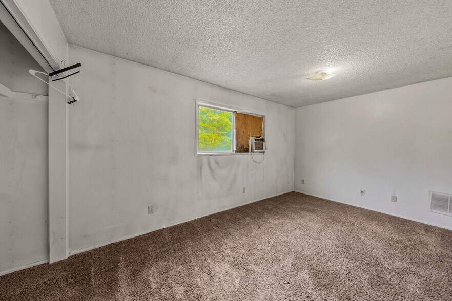 More Photos Of 6531 Lower River Rd, Grants Pass Specialty For Sale