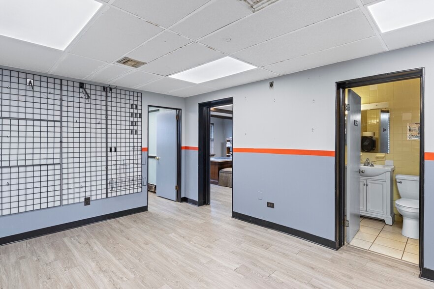 More Photos Of 3626 Winding Way, Newtown Square Warehouse For Sale