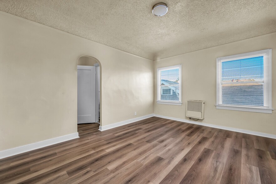 More Photos Of 1628 W 45th St, Los Angeles Apartments For Sale