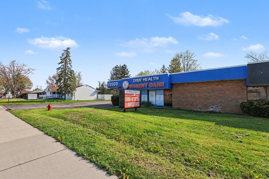 More Photos Of 30000 Orchard Lake Rd, Farmington Medical For Lease