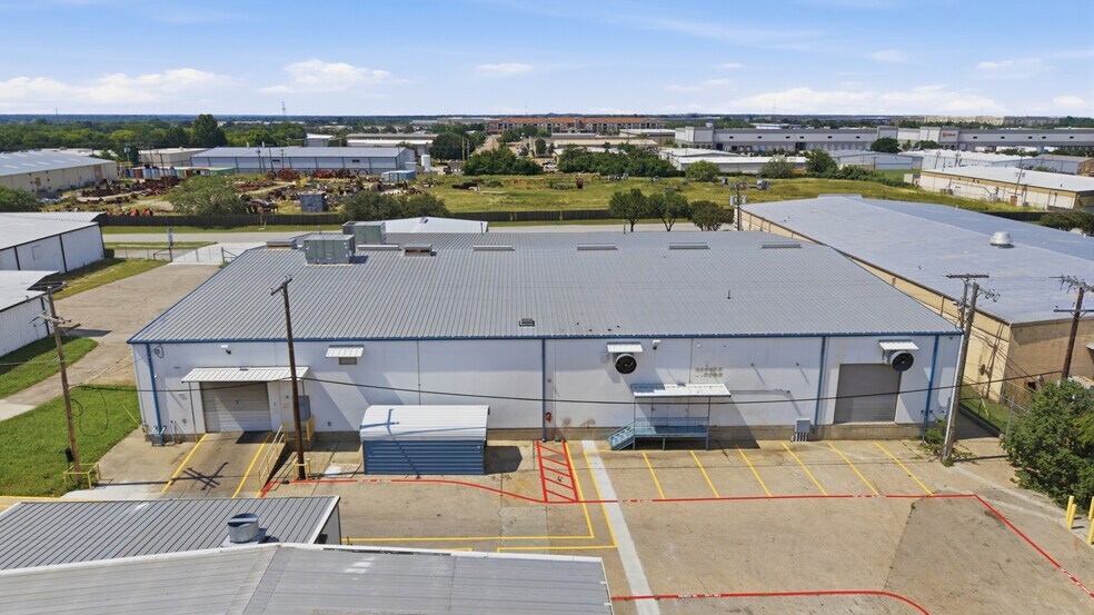 More Photos Of 1120 Commercial Blvd N, Arlington Warehouse For Lease