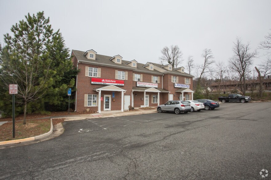 More Photos Of 7200-7204 Fordson Rd, Alexandria Office For Lease