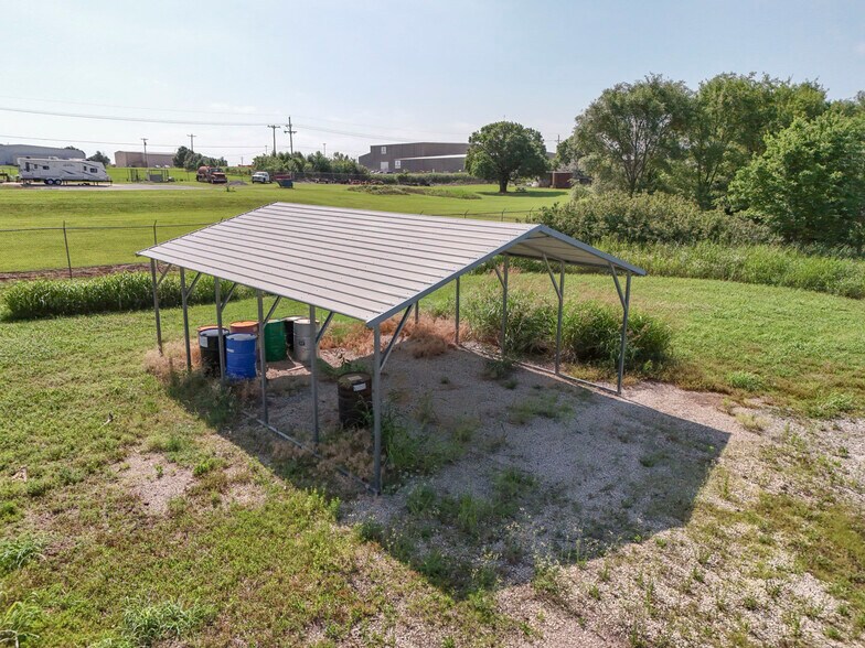 More Photos Of 3315 Central Ave, Winfield Warehouse For Sale