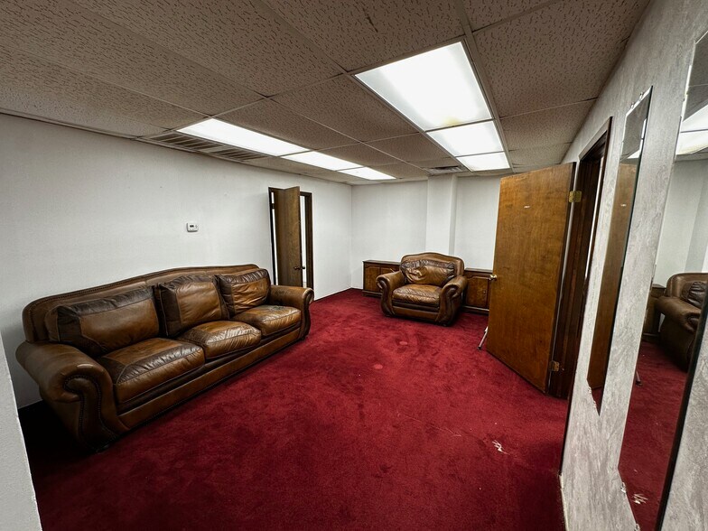 More Photos Of 212 N 16th St, La Porte Light Distribution For Sale