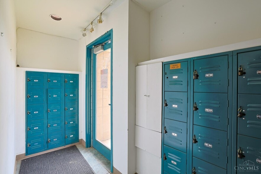 More Photos Of 2108 Central Pky, Cincinnati Loft Creative Space For Sale