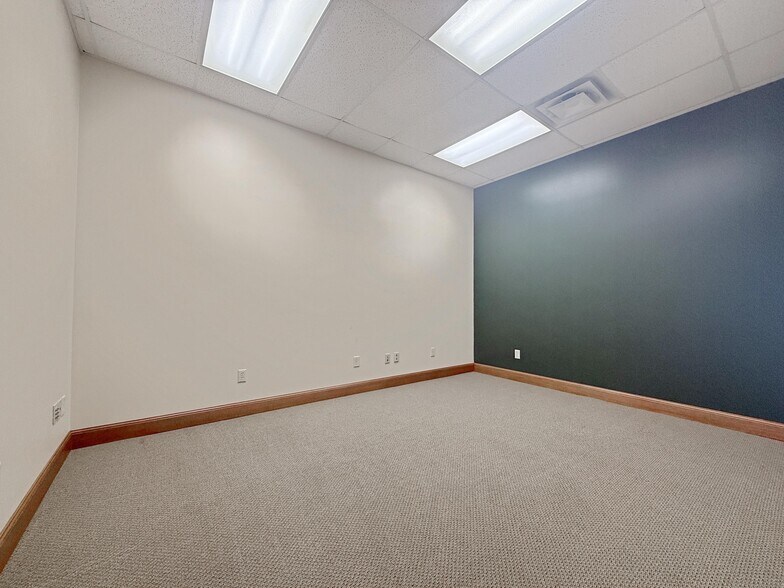More Photos Of 1008 NW Paul Bunyan Dr NW, Bemidji Restaurant For Lease