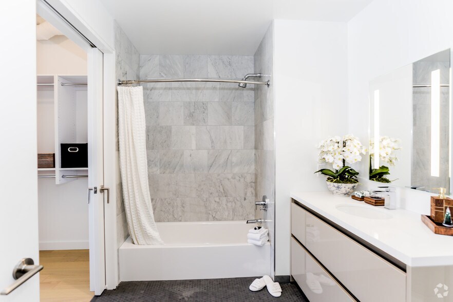 More Photos Of 1200 S Figueroa St, Los Angeles Apartments For Lease