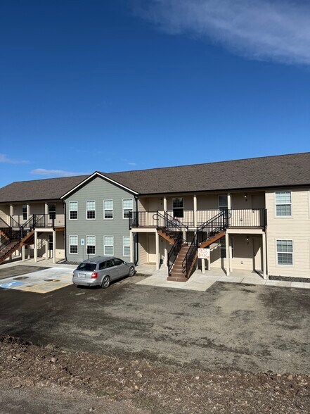 Primary Photo Of 906 Ross St, Davenport Apartments For Sale