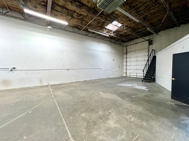 More Photos Of 6340 W 56th Ave, Arvada Warehouse For Lease