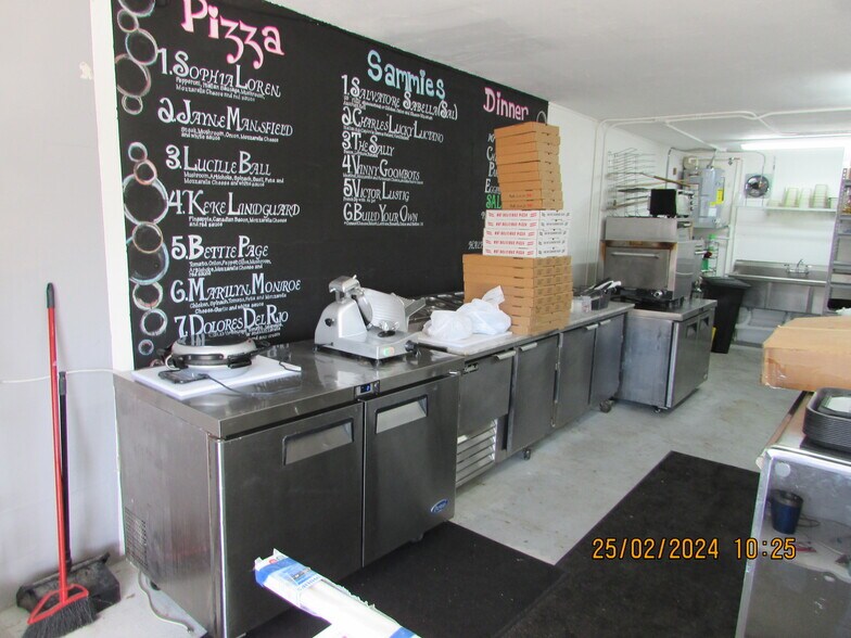 More Photos Of 12691-12695 Mcgregor Blvd, Fort Myers Unknown For Lease