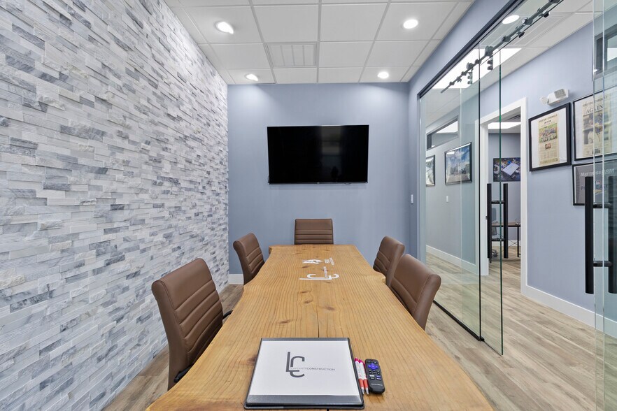 More Photos Of Hardin Store rd, Magnolia Office For Lease