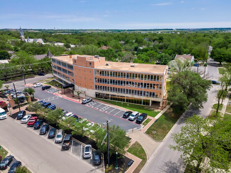 More Photos Of 205 E University Ave, Georgetown Office For Sale