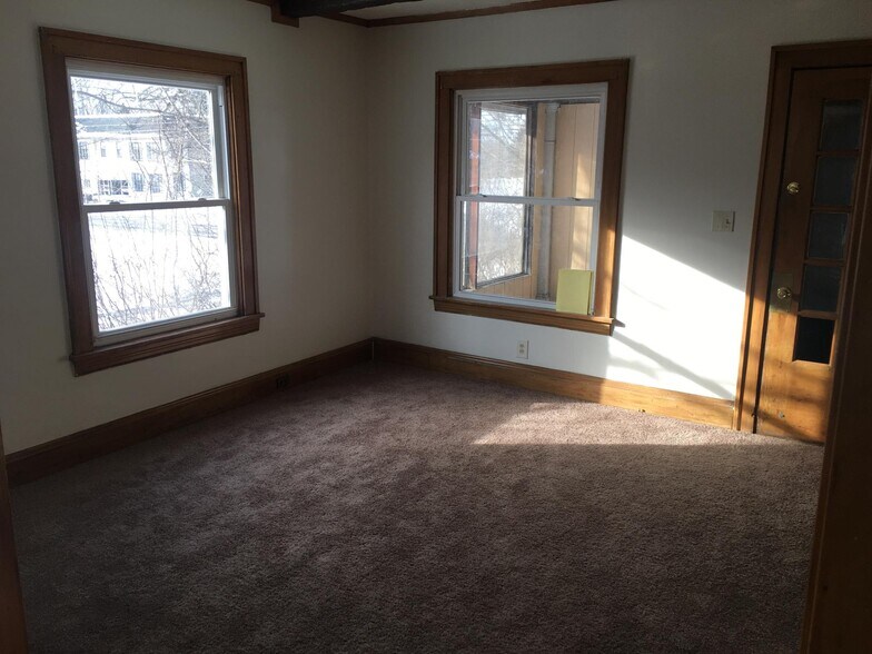 More Photos Of , Bedford Specialty For Sale