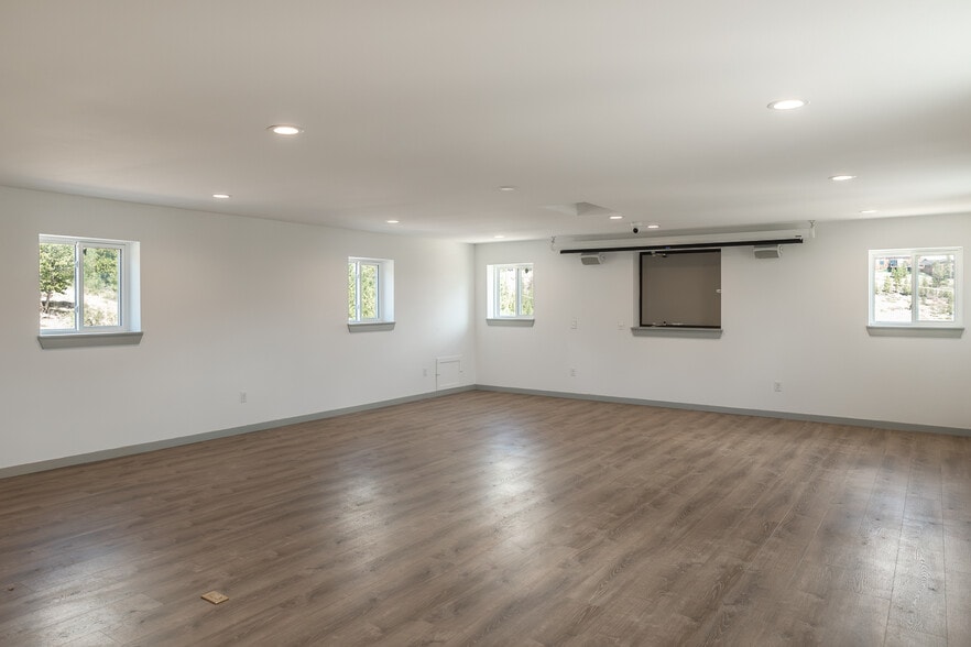 More Photos Of 450 County 424 rd, Grand Lake Flex For Sale