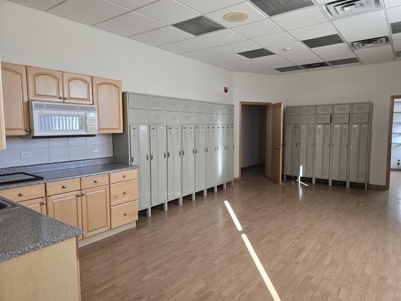 More Photos Of 7880 N. Lincoln Ave, Skokie Medical For Sale