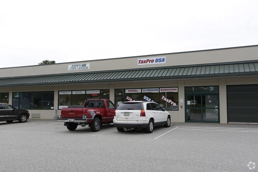 More Photos Of 1397 Main St, Sanford General Retail For Lease