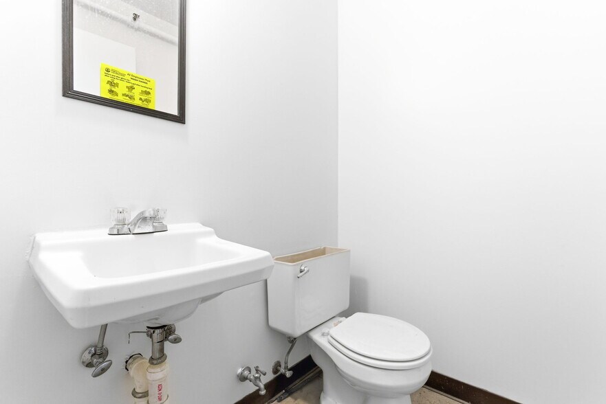 More Photos Of 473 Roberts Ave, Louisville Warehouse For Lease