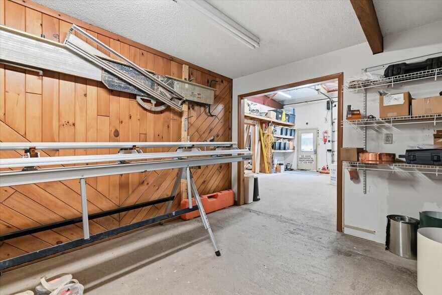 More Photos Of 424 PA-390, Tafton Light Manufacturing For Sale