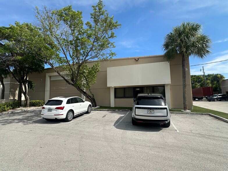More Photos Of 3474-3476 SW 15th St, Deerfield Beach, Deerfield Beach Warehouse For Lease
