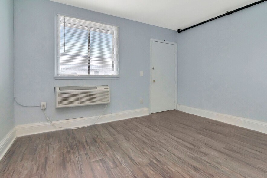 More Photos Of 8340 Ulmerton Rd, Largo Light Distribution For Lease