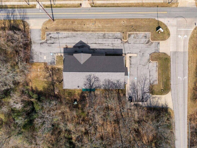 More Photos Of 4020 Newlon Rd, Fort Smith Office For Lease