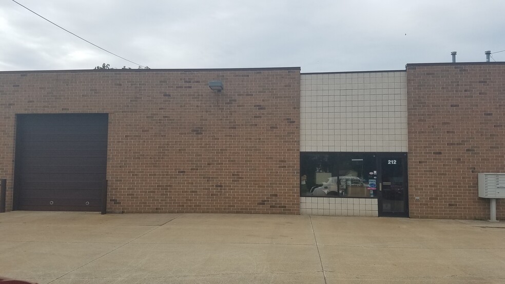 More Photos Of 200-222 Depot St, Berea Warehouse For Lease