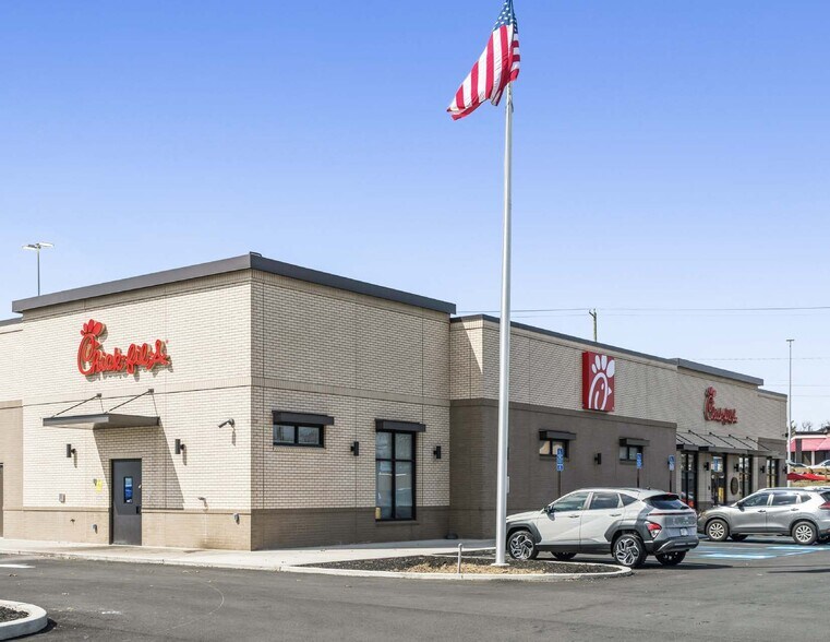 More Photos Of 1655 Boston Rd, Springfield General Retail For Sale