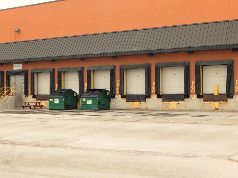 More Photos Of 4039 Genesee St, Cheektowaga Distribution For Lease